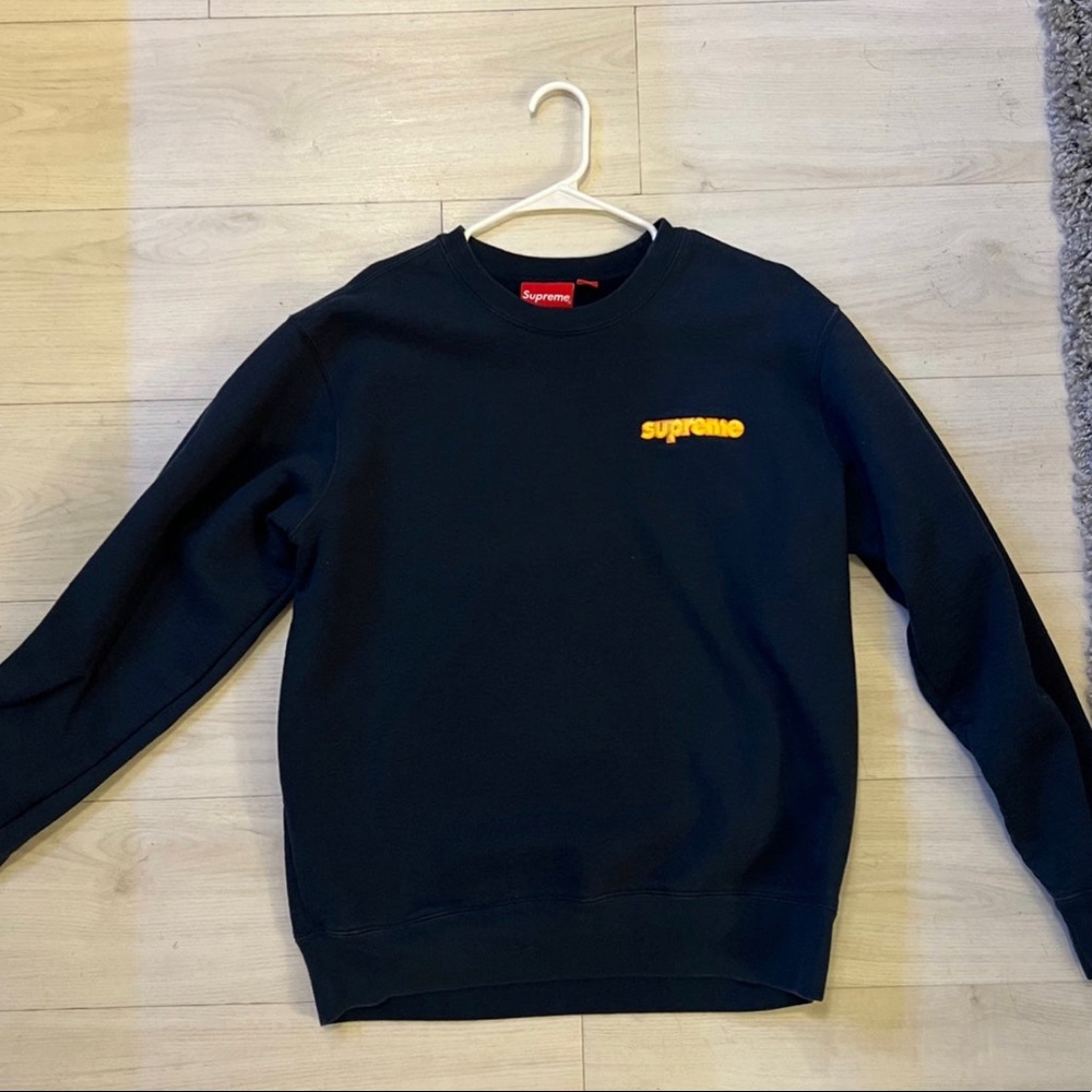 Supreme crew neck sweater
